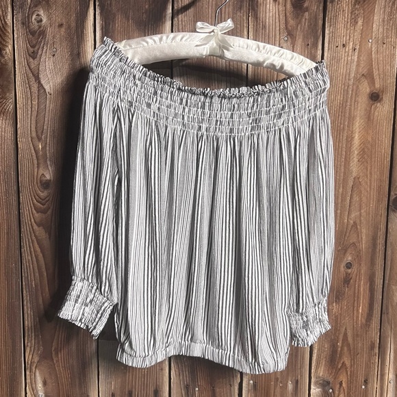 Evereve Sydney Stripe Off The Shoulder Blue & White Flowy Blouse Top Sz S - Picture 10 of 13